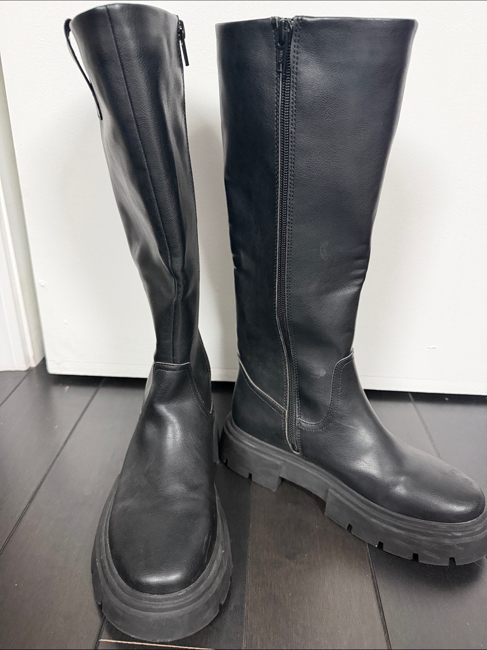 Women's Black Platform Knee-High Boots H&M size 5 US